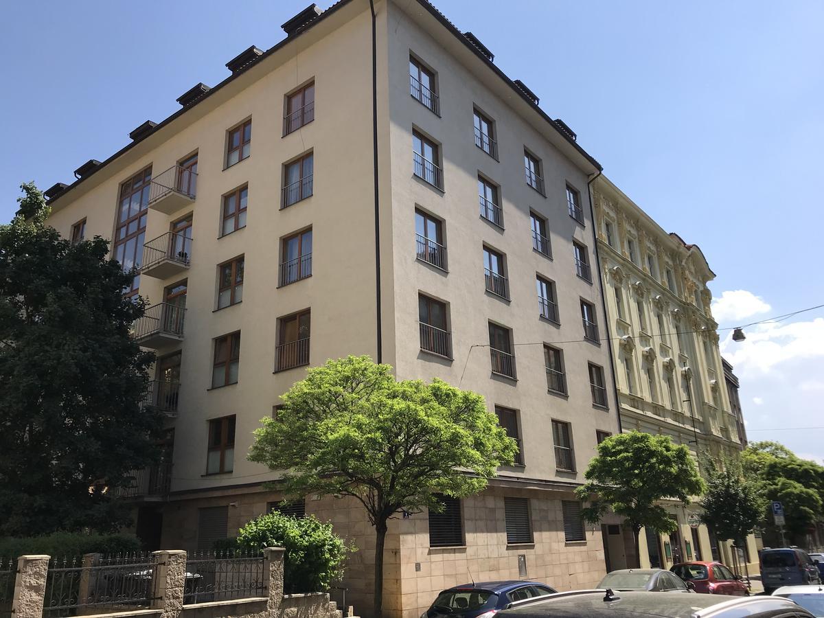 Beautiful Apartment In Central Residence Прага Екстериор снимка
