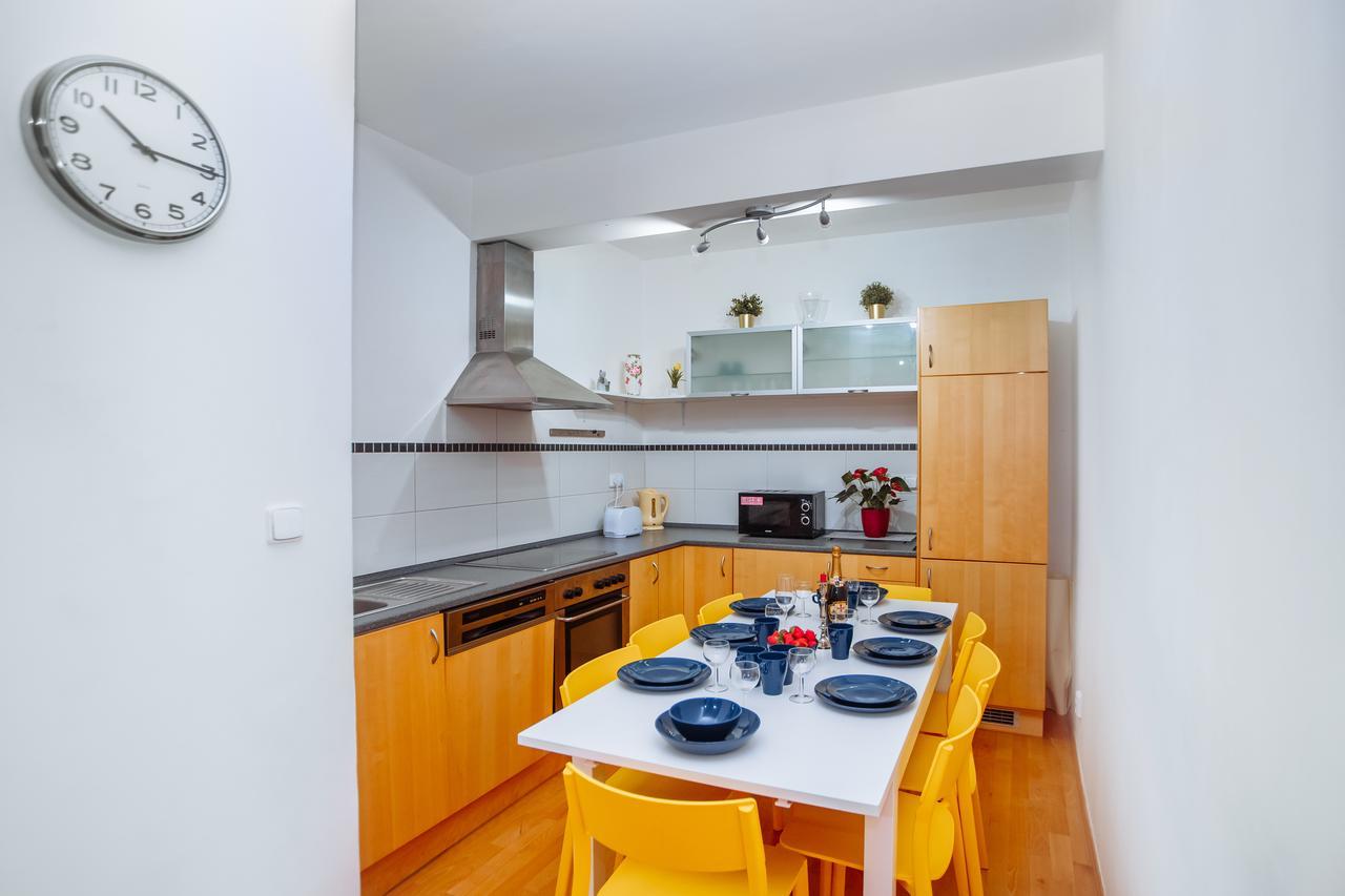 Beautiful Apartment In Central Residence Прага Екстериор снимка